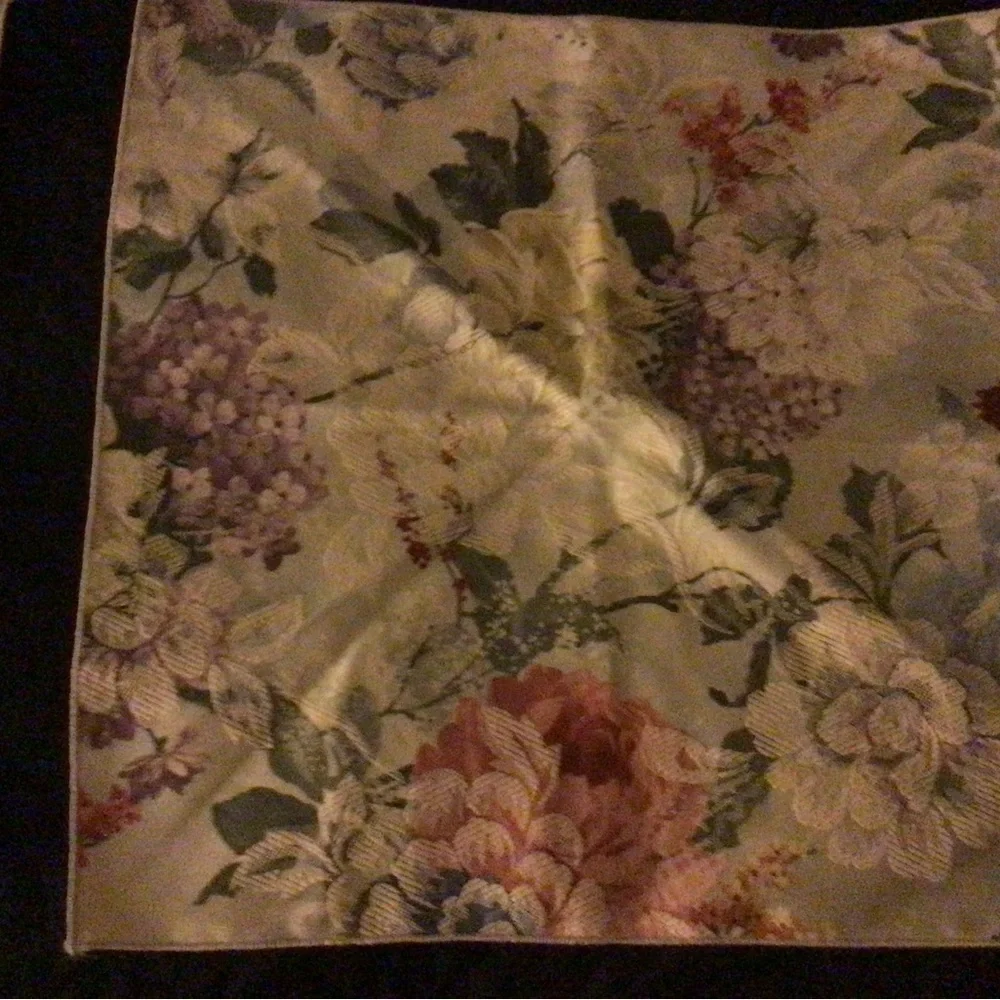 4 Vintage Floral Damask Napkin Placemats Dining Table French Country Linens 17”
